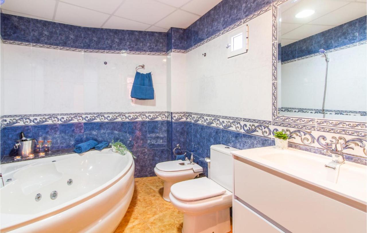 Cozy Apartment In Aguilas With Kitchen ภายนอก รูปภาพ